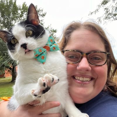 Smokey’s momma ❤️🐾🌈 Charlie’s BFF 😻 PhD Candidate @KSUHist. Dogs for Defense. Pissed off Hoosier. I really love cats. Museum Person. Horror. Disney. Britpop.