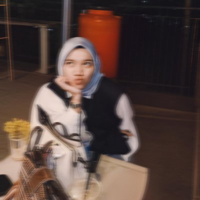 cakebyoctober's profile picture. a mess in gorgeous chaos