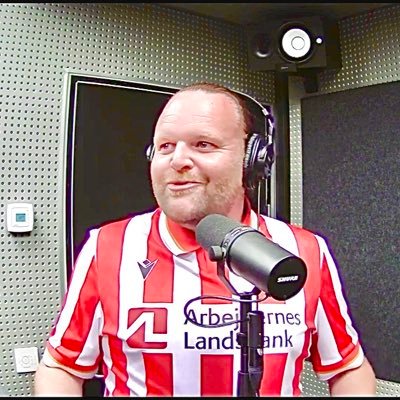 Debattør | Tidligere Fodbolddommer | Kærlighed til AaB | Aalborg Håndbold | Aalborg Pirates | Manchester United |