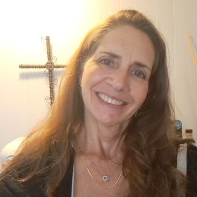 Kimdb0715's profile picture. 