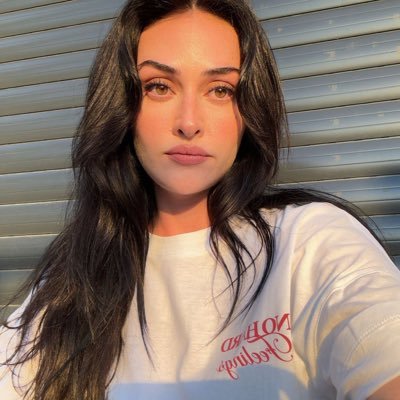 evalarcaa's profile picture. Her konu hakkında bir fikir belirtmek için varım 💅