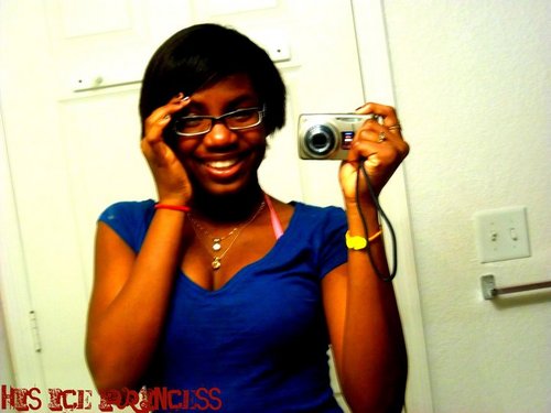 Melie_davenport's profile picture. # Y.O.L.O and CARPE DIEM.