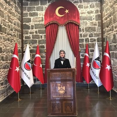T.C.İçişleri Bakanlığı Mülki İdare Amiri🇹🇷
Van Yüzüncü Yıl Üniversitesi Matematik Öğretmenliği 👩🎓
Van Yüzüncü Yıl Üniversitesi Kamu Yönetimi 👩🎓