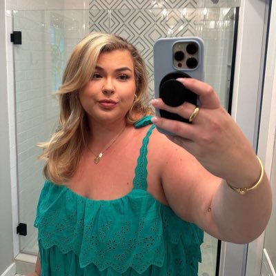 mommabrittney44's profile picture. I'm a $202 mega million lottery winner in Edison, NJ i'm so blessed so i'll be giving away $5000 to my first 2.5k followers 100 greatful and blessed 🎉💯🎈