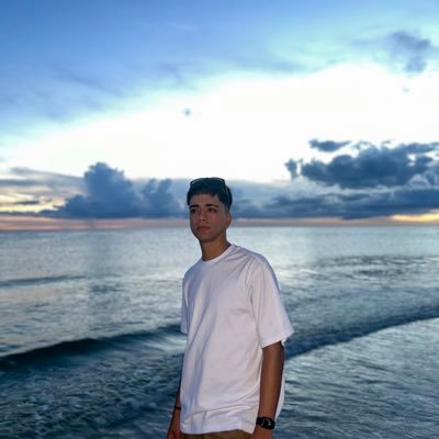 PUERTORRO 🇵🇷 | 27 | Twitch Affiliate: @JvmesCrvz