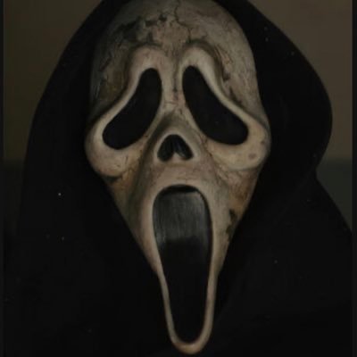 eloysaenz31's profile picture. I’m weird 😂