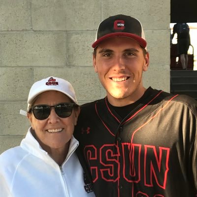 Assistant Baseball Coach @PiosBaseball Hitting/INF/C CSUN Alum⚾️ EB Alum⚾️