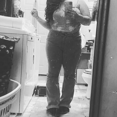 30 - Pisces - 2/22 - RN Supervisor - Music is my thing - Happiest in the woods 🦋