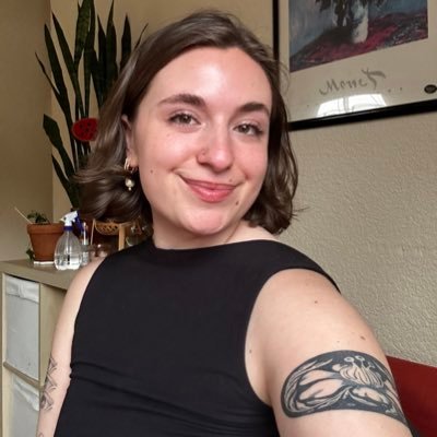 notes app novelist, BFA & MFA from @UVicWriting, cofounder @overexposedlit work in: @Carouselmag @fillingStation @RoomMagazine @alacarteblanche & more