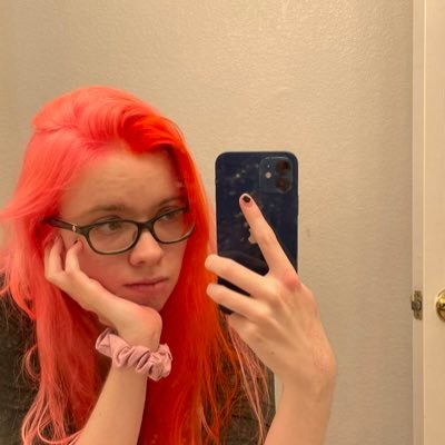 i love squares | a rascal with no respect for knights | pixel artist | she / her. 25