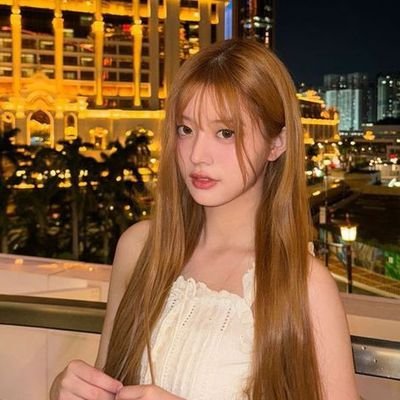 Monicaluppie_'s profile picture. 