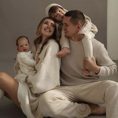 🌟 Celebrating the Love joy and bonds of family! 🌈
👨👩👧👦 Sharing tips, stories, and inspiration for building strong bonds.
#family #familyfirst
