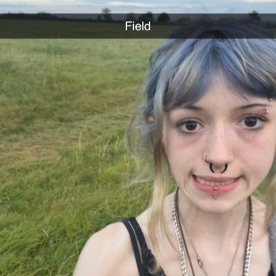 professional ranter + shitposter | stonerexic | pro recovery | fatphobes & -14 dni | an extenison of my singular brain cell | 17 | ༺☆༻