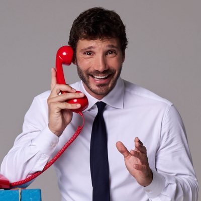 Napoletano, classe89, conduttore meno famoso di Baudo, ballerino meno famoso di Bolle, compagno meno famoso delle sue ex.