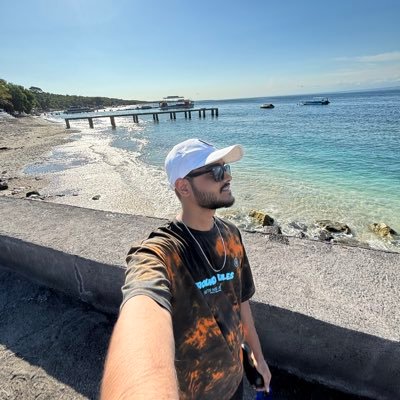Full Stack Dev • 🐲/acc • ex-janitor @Samsung R&D • @CoinDCX MAXI • Core @scribble_dao ✍🏻 • Hustling till life becomes a @succession edit