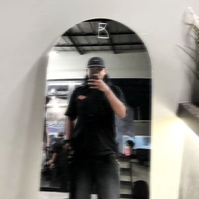 docolocoo's profile picture. 2 kali jatuh cinta 2 kali pacaran 977 patah hati