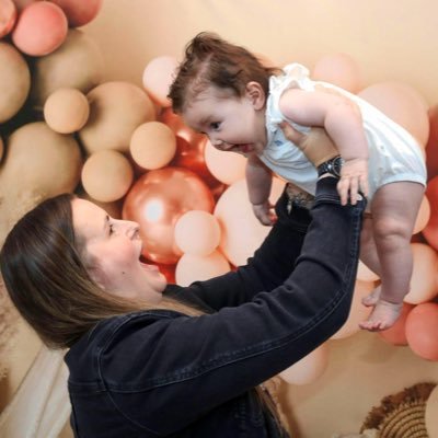 η αγάπη είναι πιο έντονη από την πίεση να είναι τέλεια ❤️