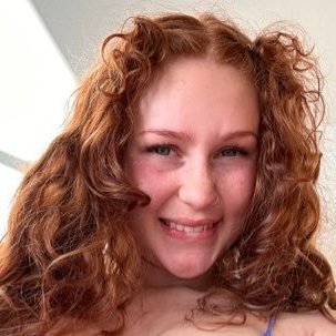 Ginger vibes and sunshine smiles. Living life with a touch of red and a lot of sparkle! 🌟🍁”
Join my Webcam Room NOW