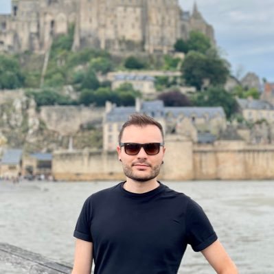 _rom_d's profile picture. Sois pas timide, ton père l’était pas.