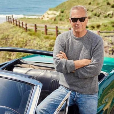 KevinCostne26's profile picture. Kevin Costner & Modern West: Teddy Morgan (guitarrista e produtor) Larry Cobb (percussão), Park Chisolm (vocal e guitarra), Bobby Yang e Luke Bulla (violino)