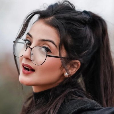 👸🏻She believed she could, so she did. 🩷 Wrapped in courage, draped in power,  🪜 Every step I take, carves the path for a thousand more.Thankyou Universe