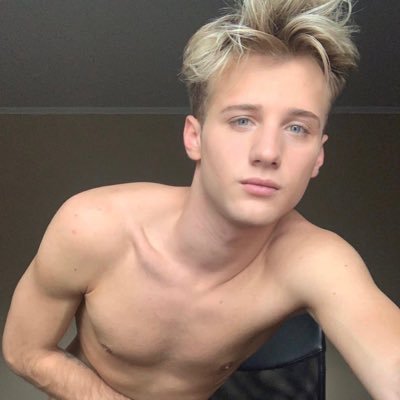 🏳️🌈Germany UK 🇬🇧 USA 🇺🇸 you’re horny slide in my dm for hook up or collab 🍑dm for hook up