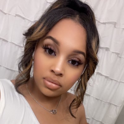 God 🙏🏽 Haylee’s mom💗 27 & Blossoming🌹 ★ Your fav educator📚 1908💚