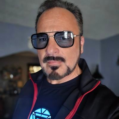 Visionary, ID/Engineer, Convergent/Intuitive Design. Niedermann Aerospace, Trulli Audio, Inventor of ThinDriver Technology and more.
Futurum nunc est!