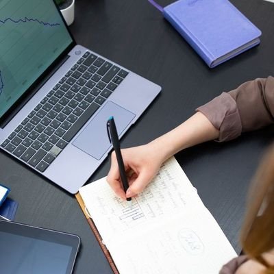 Lynn_prowriter's profile picture. 