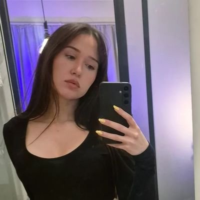 content creator │insta & tiktok @ scarlet.angelique