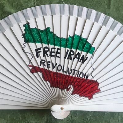 Ostinata mente liberale e avvocato di cause perse sempre vinte. La mia patria è l'Europa.