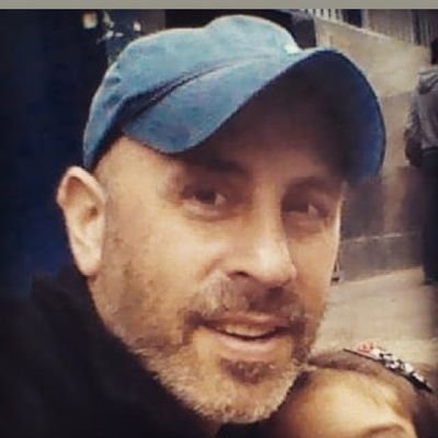 Un hombre cualquiera... Pero con sexto sentido! Un padre feliz! Fana de Atlanta!!