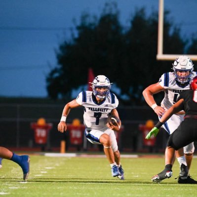 ‘26🎓 6’0” 170 ~ 4.41 40 yard dash ~ 10.63 100m dash ~ QB/WR/DB ~ 3 sport ATH: Football, Track, Baseball ~ 3.9 GPA ~ Johnson.Braylon07@gmail.com ~ 830.534.1450