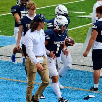 QB Coach @thielcollege QB for @grazgiants