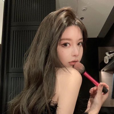 slfprdcbstbutfl's profile picture. 