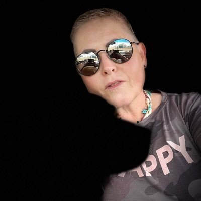 bunjeedr's profile picture. Energetic retired wildlife biologist with a crazy ball-loving beach bum beagle and grumpy German husband.