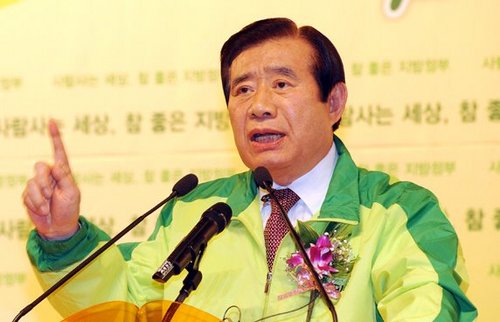 okhan12's profile picture. 행동하는 양심이란, 눈앞의 불의에 그 어떤 타협도 없어야 한다는 의미를 내포하고 있습니다. '행동하는 양심' '정도정치'의 정치인으로 기억될 수 있도록 앞으로도 계속 노력하겠습니다.