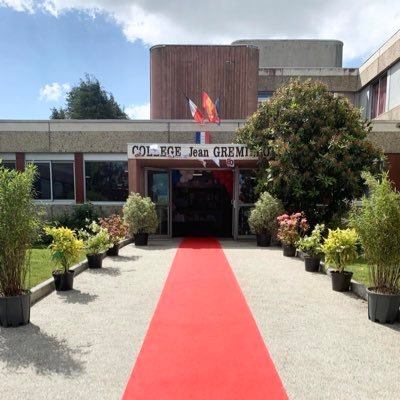 Le collège Jean Grémillon, à Saint Clair sur l'Elle (50). Un collège qui expérimente au plus près des besoins des élèves. Instagram: college_gremillon