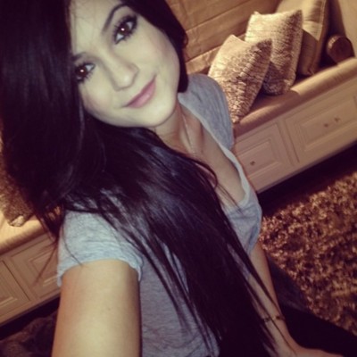 Kylie Jenner; Better than U. lol sike, but hellooo and welcome to my twitter. (just an rp page)