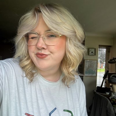 ♡ 29. Smosh fan. Champagne lifestyle on a lemonade budget. I once thought I had mono for an entire year. Turns out I was just really bored. She/Her ♡