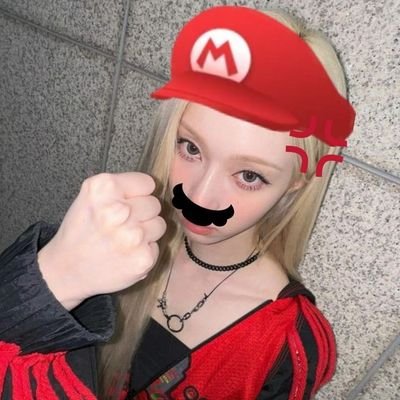 seoulias's profile picture. 18 ksy i además lesbiana wtf las tenía todas