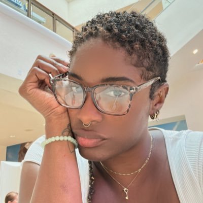 𝙰 𝚌𝚊𝚝𝚊𝚕𝚢𝚜𝚝 𝚏𝚘𝚛 𝚑𝚎𝚊𝚕𝚒𝚗𝚐 𝚊𝚗𝚍 𝚜𝚎𝚕𝚏 𝚊𝚠𝚊𝚛𝚎𝚗𝚎𝚜𝚜. At the foundation of any positive energy,there is love.