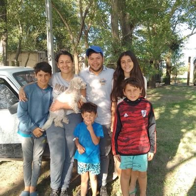 Nadie pega más fuerte q la vida 🌻✨

🧑🧒🧒🧒