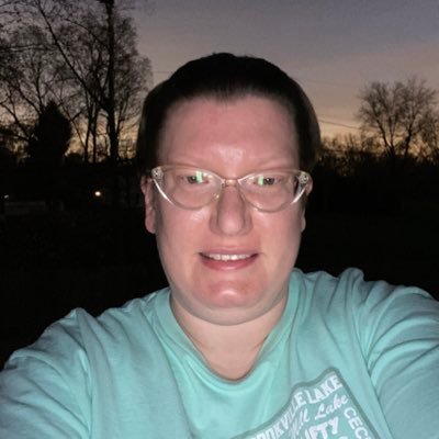 reading and books 📚, coffee lover ☕️, 🧜🏼♀️ Adult Disney 🧞♀️🧚🏼♂️, #IndianapolisColts 🏈, cat lover 🐈, candle lover, donuts 🍩, IU ❤️🏀