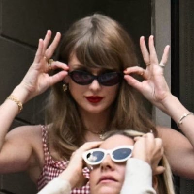 I like reading and obviously Taylor Swift ❕ | TN x1 | Never met Taylor