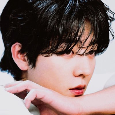 findingruby_'s profile picture. loves music🎶
account mainly to admire @parkeunbinstaff  |  @chaejh_official