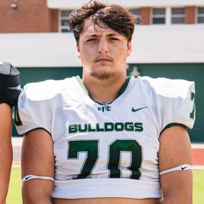God First ✝️ | 6’1 Bodweight 265|Bench 335| Squat 500|Powerclean 300| Position O line/ H Back|G.P.A 4.3| Class Of 2025