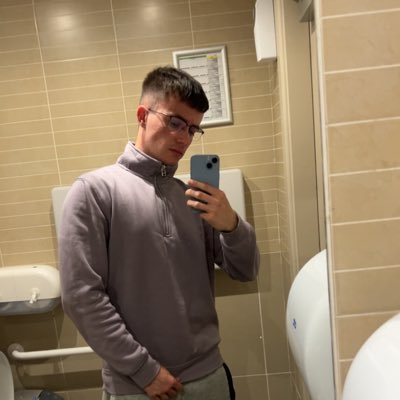 Keelxnn's profile picture. 22🇮🇪 Apprentice Electrician