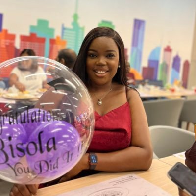 I make amazing meals with love just for you💜. Owner @havilahscuisine on IG. https://t.co/dymcVmqSz4 …A proud OUTSIDER 4L 🦍.