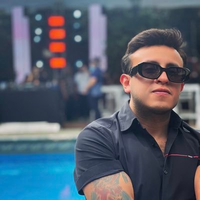 •🖤🤘🏻👽⚽️🏋🏼♂️🎮 XXVII
•International Trade & Logistic 🌏
•🇲🇽
•Dancer
•Corazón y fuego ❤️🔥